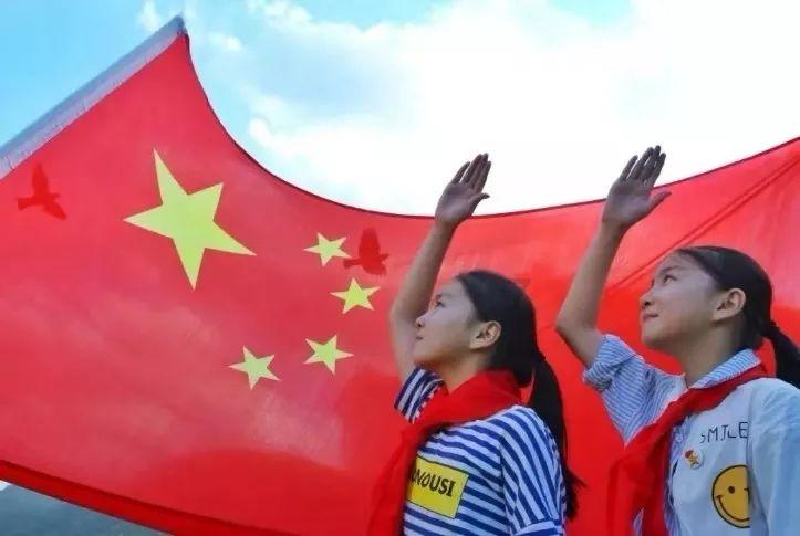 《伪装者》明诚原型,身兼五种身份,向我军捐3箱黄金和10船枪支